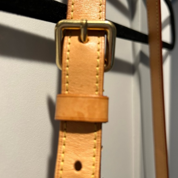 Authentic Louis Vuitton Odeon Crossbody - Picture 9 of 16